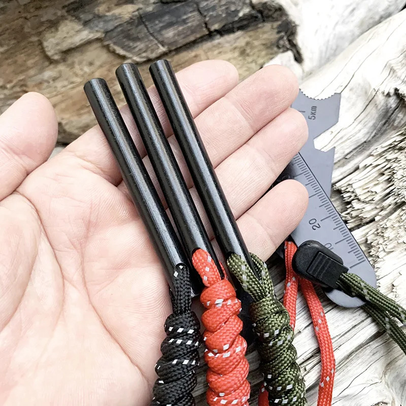 Bộ dụng cụ mồi lửa Bear Grylls - đánh giá và giá Ferro Rod Striker