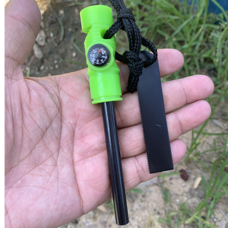 Survivor Long Style Three-in-O - đánh giá và giá Ferro Rod Striker